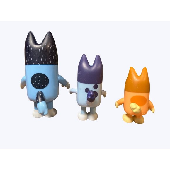 Bluey Family Figurine Set of 3 Action Figures - Picture 5 of 8